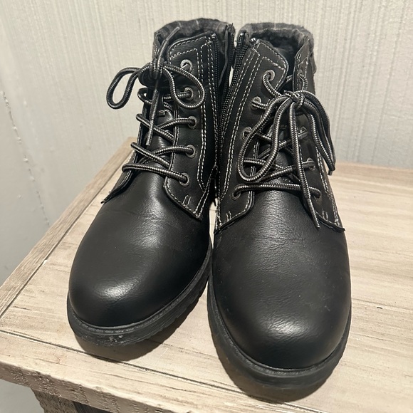 Sporto Shoes - Sporto zip/laced bootie (never worn)